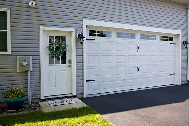 24/7 Emergency Garage Door Panel Replacement experts in Oak Bluffs, MA
